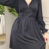 La petite robe noire "Melodie"  intemporelle et trop jolie avec sa dentelle, on valide🖤
En mag ou sur le www.ding2fring.fr 
#news #outfitoftheday #robe #lookoftheday #style #instalike
#instastyle #insta #ding2fring
